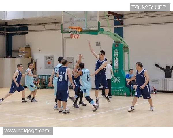 成都篮球队团队协作新模式引发热议助力球队崛起与发展